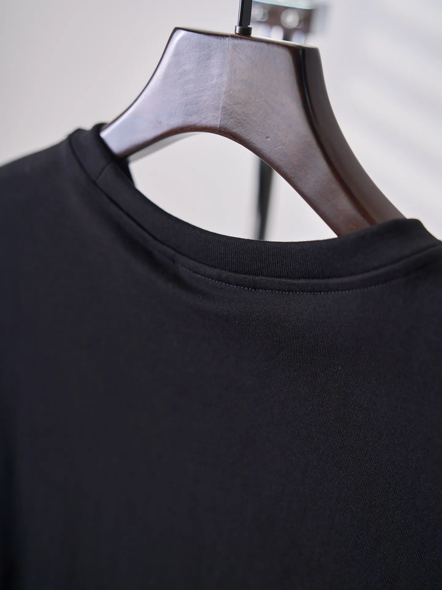 【 】Canada Goose/ T 【In Stock】S M L XL ： ， ， ， Breathable ， ， ， 、 ， ， ， ， 。 ： ， （ ）， ， ， ； ， Wear-Resistant ， 、 。 1： ， ， ， 、 ， 。 2： 、 ， ， 、 。